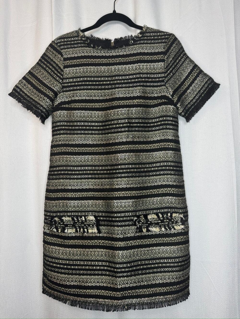 396. Darling Textured Fringe Pocket Shift Dress Black Cream